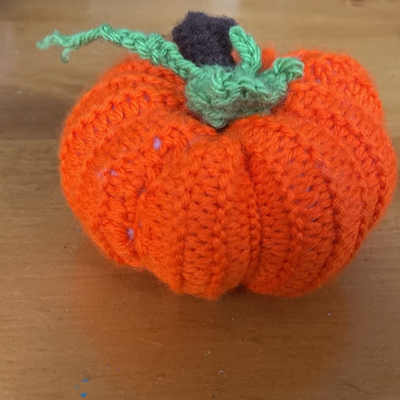 Handmade crocheted pumpkin - Picture 2 of 3